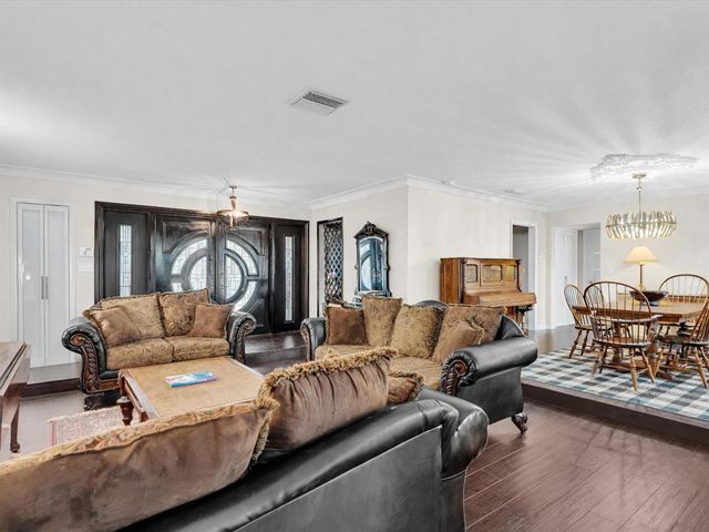 2116 NE 62nd Street, Fort Lauderdale, FL 33308