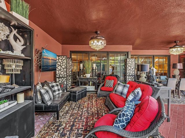 2116 NE 62nd Street, Fort Lauderdale, FL 33308