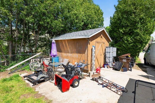 220 E Lincoln Avenue, Belvidere, IL 61008