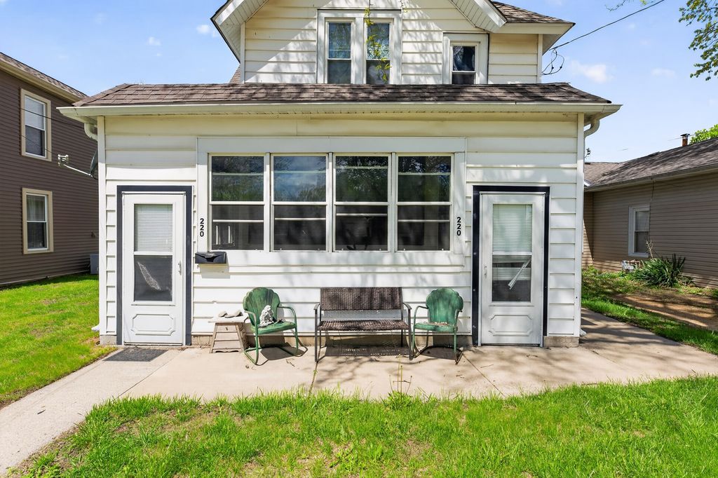 220 E Lincoln Avenue, Belvidere, IL 61008