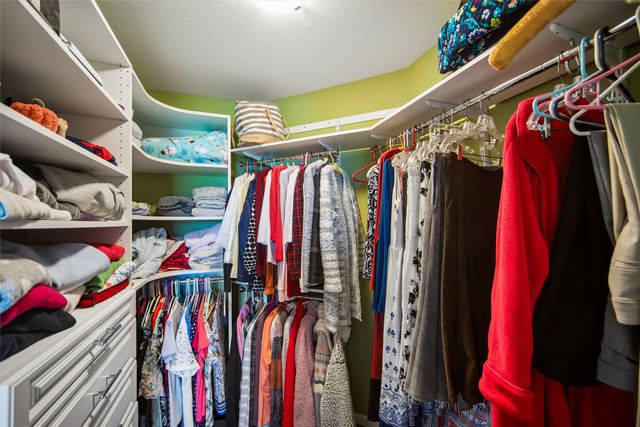 122 SE Sugarberry Lane, Pleasant Hill, IA 50327