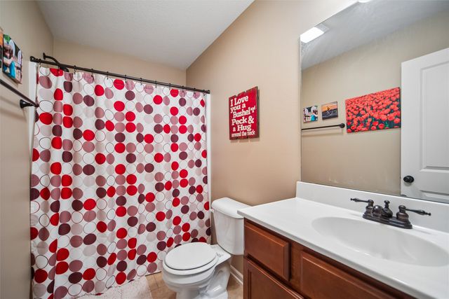 122 SE Sugarberry Lane, Pleasant Hill, IA 50327