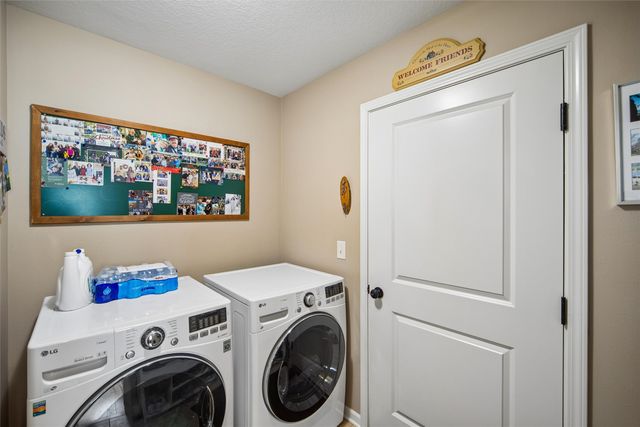 122 SE Sugarberry Lane, Pleasant Hill, IA 50327