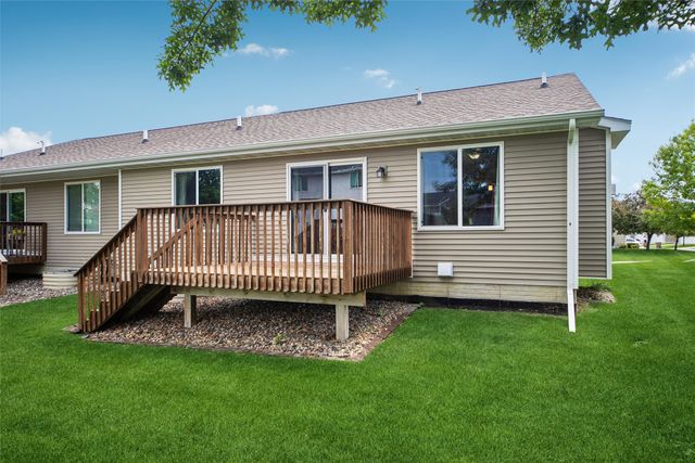 122 SE Sugarberry Lane, Pleasant Hill, IA 50327