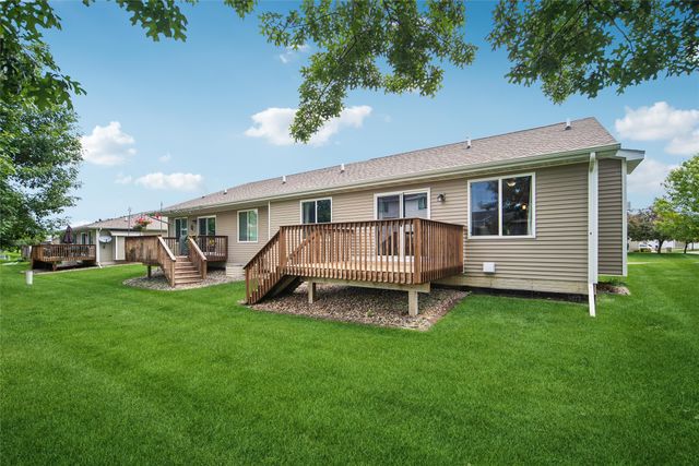 122 SE Sugarberry Lane, Pleasant Hill, IA 50327