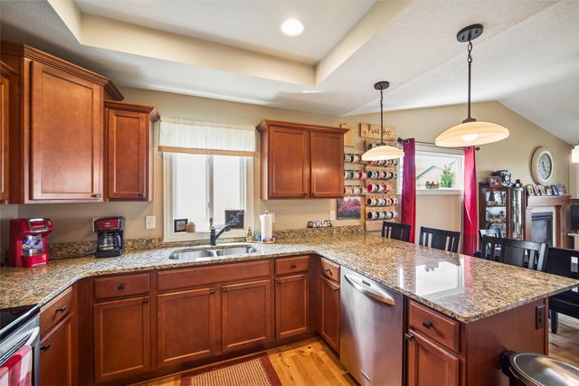 122 SE Sugarberry Lane, Pleasant Hill, IA 50327
