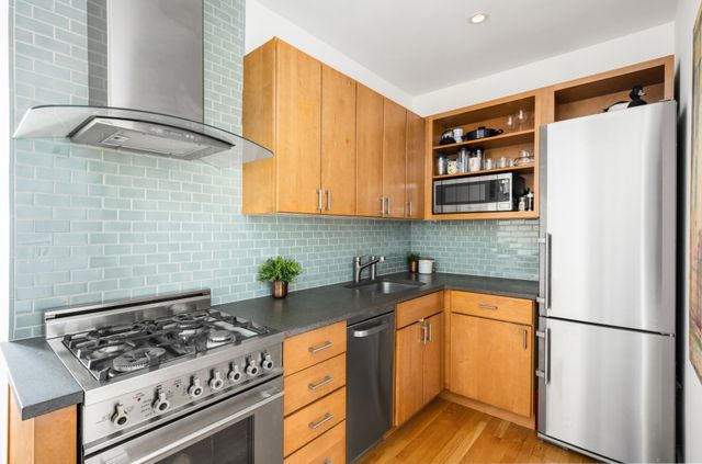 3 Hanover Sq Apt 11G, New York City, NY 10004