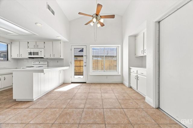 3520 Snowflake Court, Bakersfield, CA 93309