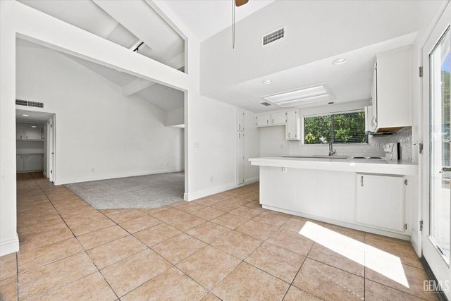 3520 Snowflake Court, Bakersfield, CA 93309