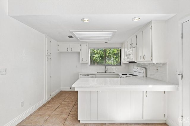 3520 Snowflake Court, Bakersfield, CA 93309