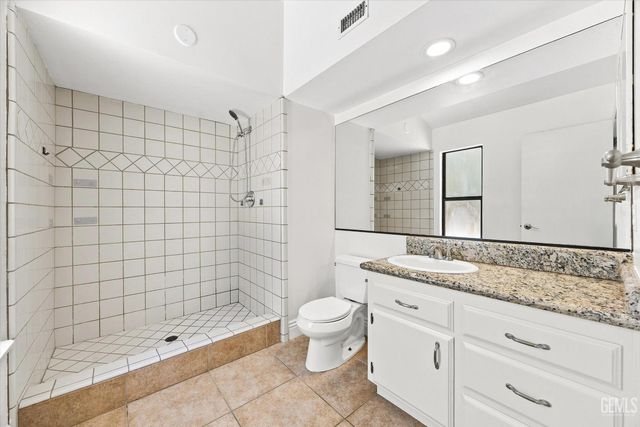 3520 Snowflake Court, Bakersfield, CA 93309