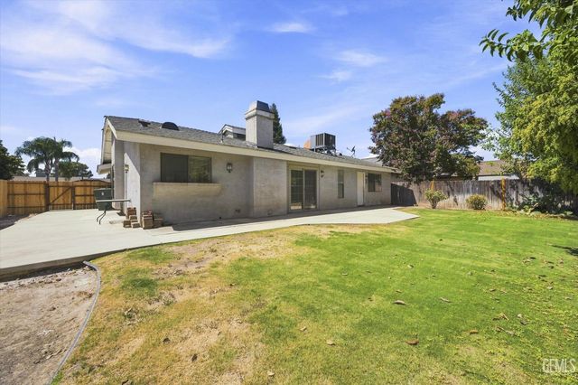 3520 Snowflake Court, Bakersfield, CA 93309