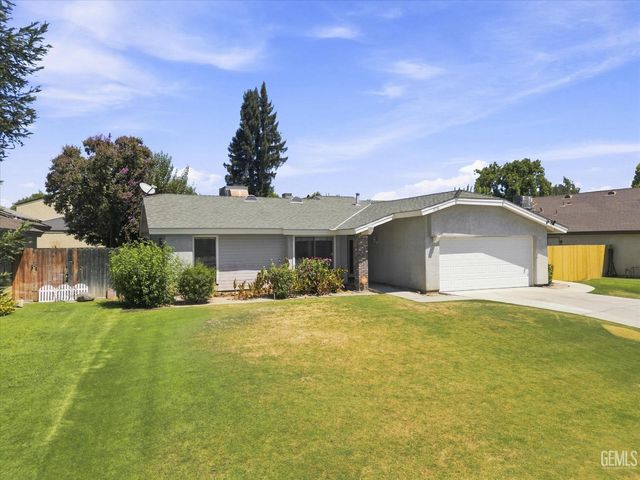 3520 Snowflake Court, Bakersfield, CA 93309
