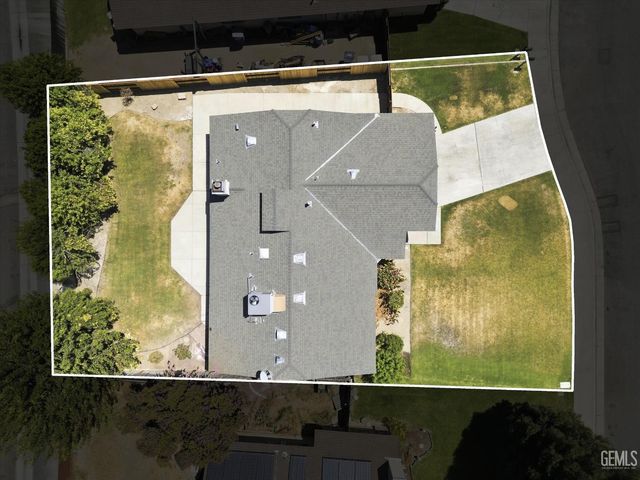 3520 Snowflake Court, Bakersfield, CA 93309