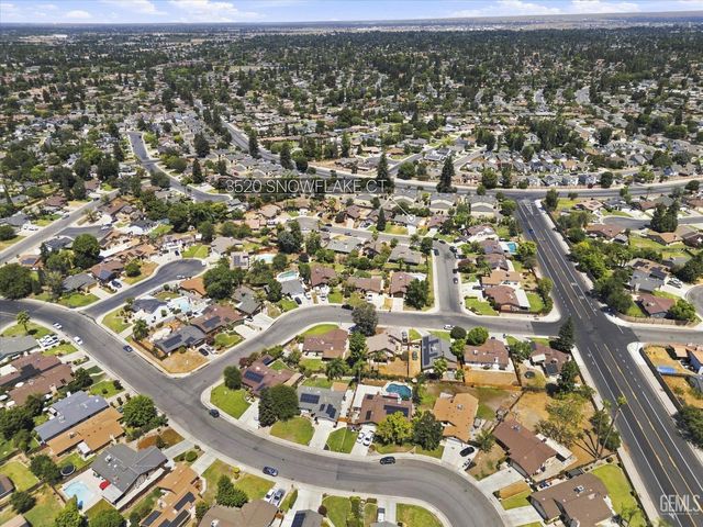3520 Snowflake Court, Bakersfield, CA 93309