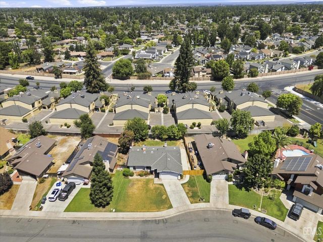 3520 Snowflake Court, Bakersfield, CA 93309