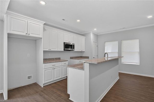 126 N Division ST, Suffolk, VA 23434