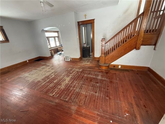 2849 Mcguffey Road, Youngstown, OH 44505