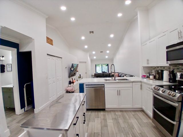 11173 NW 38TH Place, Sunrise, FL 33351