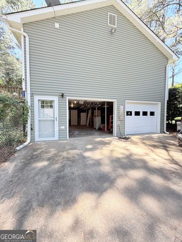 15 Briarwood Lane, Newnan, GA 30265