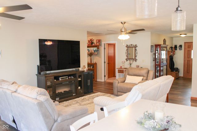 8079 N County Road 1200 E, Seymour, IN 47274