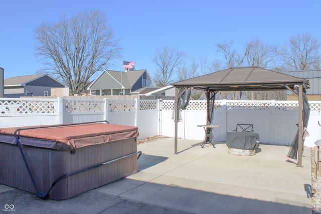 8079 N County Road 1200 E, Seymour, IN 47274