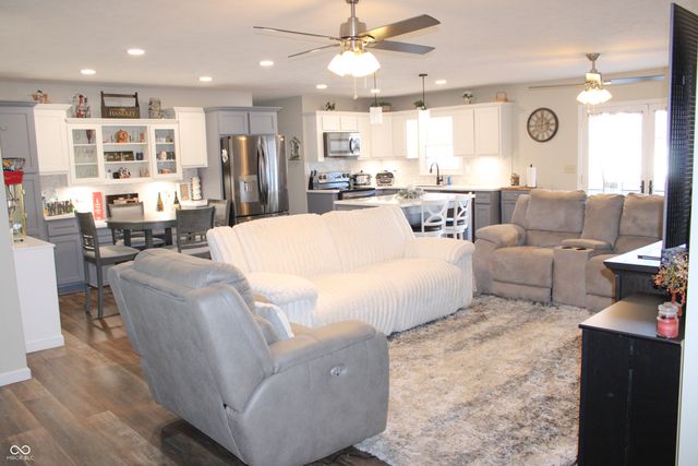 8079 N County Road 1200 E, Seymour, IN 47274