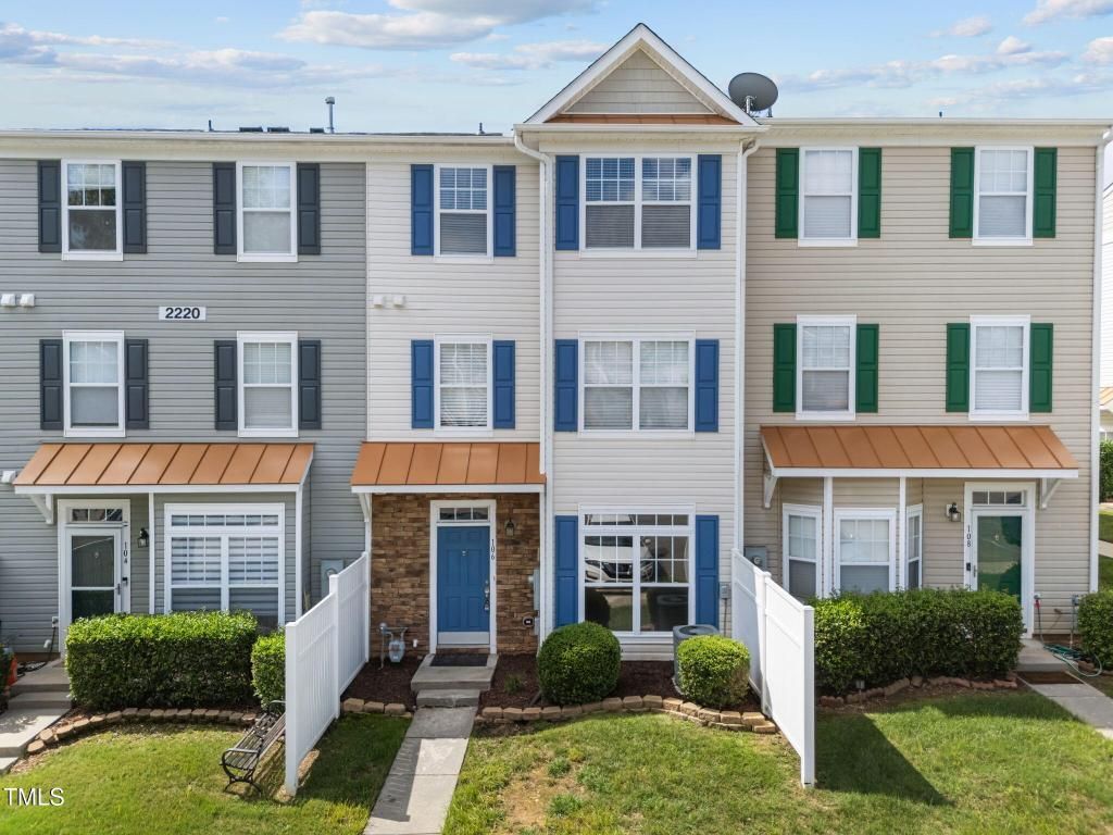 2220 Valley Edge Drive 106, Raleigh, NC 27614