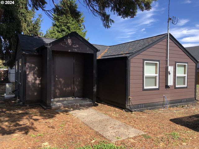 345 S 38TH St, Springfield, OR 97478