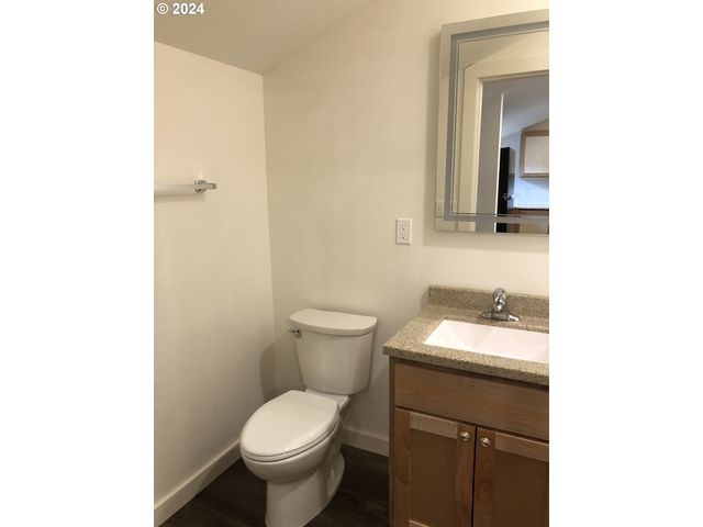 345 S 38TH St, Springfield, OR 97478