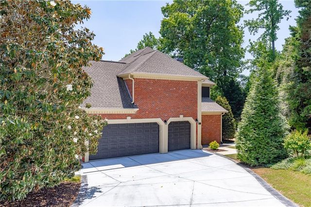 665 Links View Drive, Sugar Hill, GA 30518