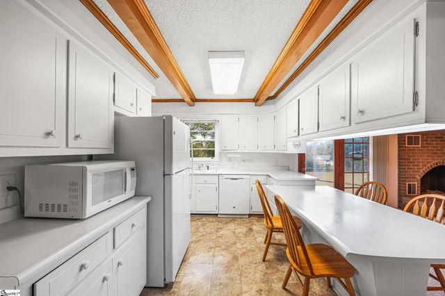 207 Grandview Circle, Travelers Rest, SC 29690