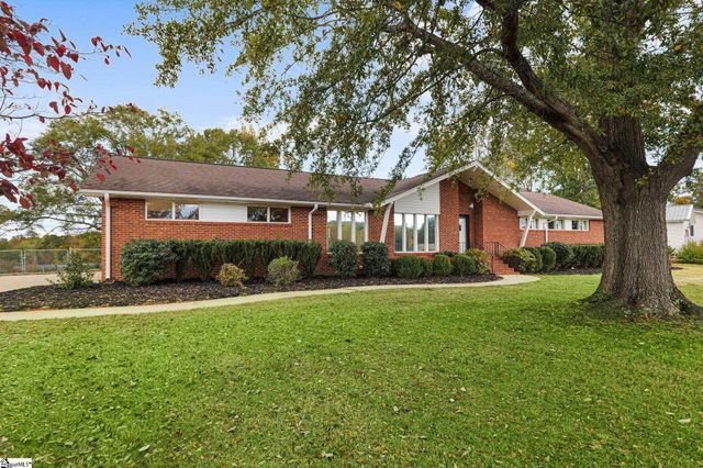 207 Grandview Circle, Travelers Rest, SC 29690