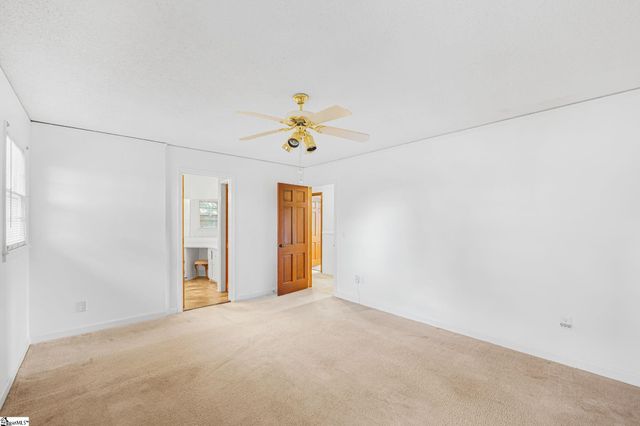 207 Grandview Circle, Travelers Rest, SC 29690