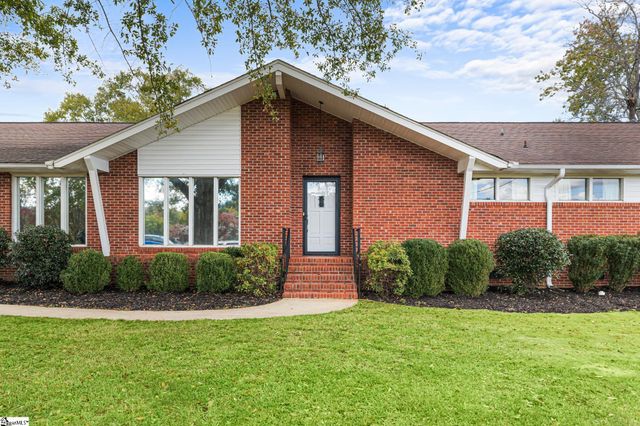 207 Grandview Circle, Travelers Rest, SC 29690