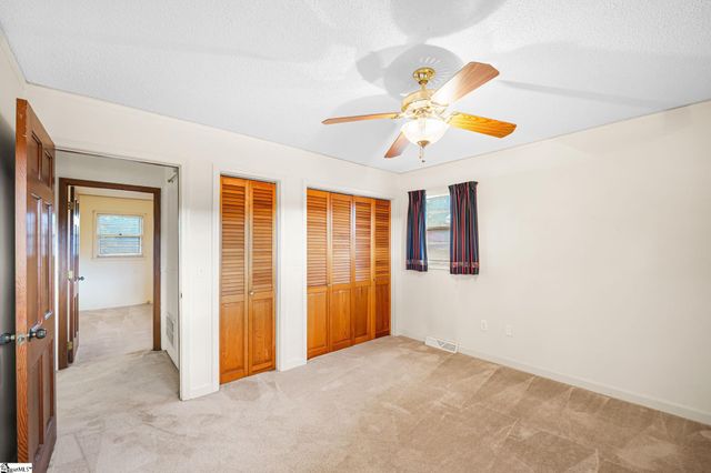 207 Grandview Circle, Travelers Rest, SC 29690