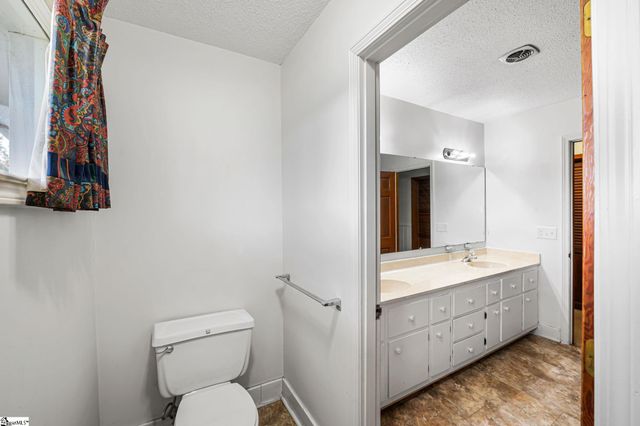 207 Grandview Circle, Travelers Rest, SC 29690