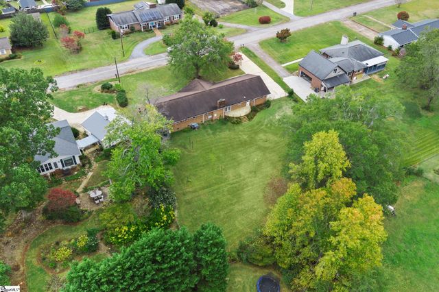 207 Grandview Circle, Travelers Rest, SC 29690