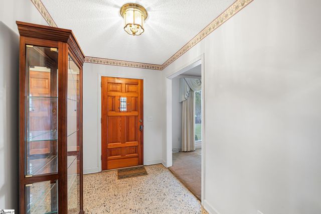 207 Grandview Circle, Travelers Rest, SC 29690