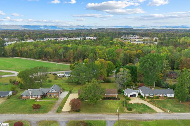 207 Grandview Circle, Travelers Rest, SC 29690