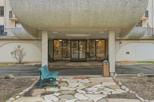 190 S Wood Dale Road 1107, Wood Dale, IL 60191