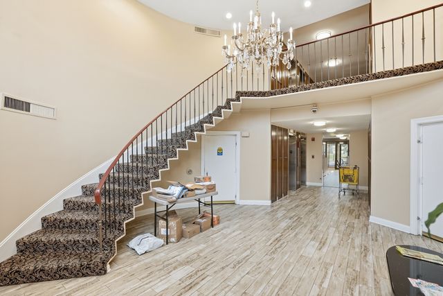 190 S Wood Dale Road 1107, Wood Dale, IL 60191