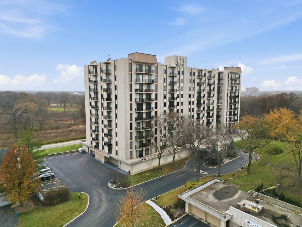 190 S Wood Dale Road 1107, Wood Dale, IL 60191