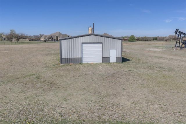 23921 N Pennsylvania Avenue, Edmond, OK 73025