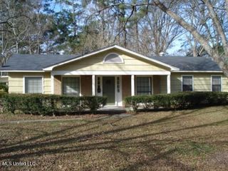 5301 Ridgewood Road, Jackson, MS 39211