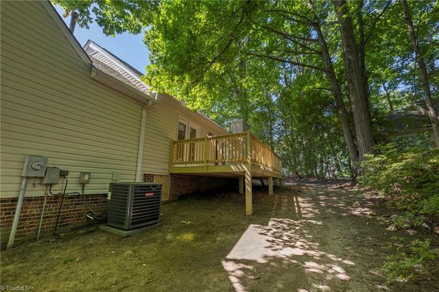 942 Chatfield Drive, Jamestown, NC 27282