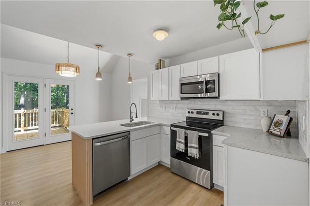 942 Chatfield Drive, Jamestown, NC 27282