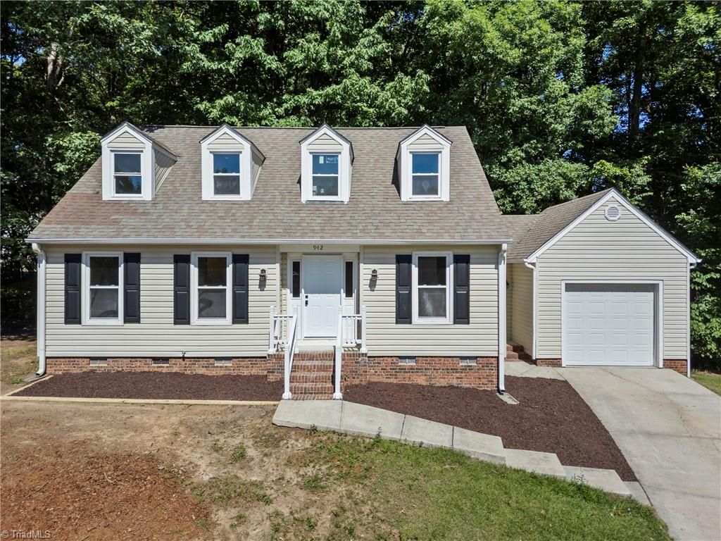 942 Chatfield Drive, Jamestown, NC 27282