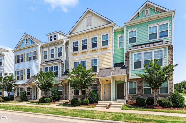 327 Great Northern Station, Apex, NC 27502
