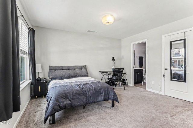 327 Great Northern Station, Apex, NC 27502